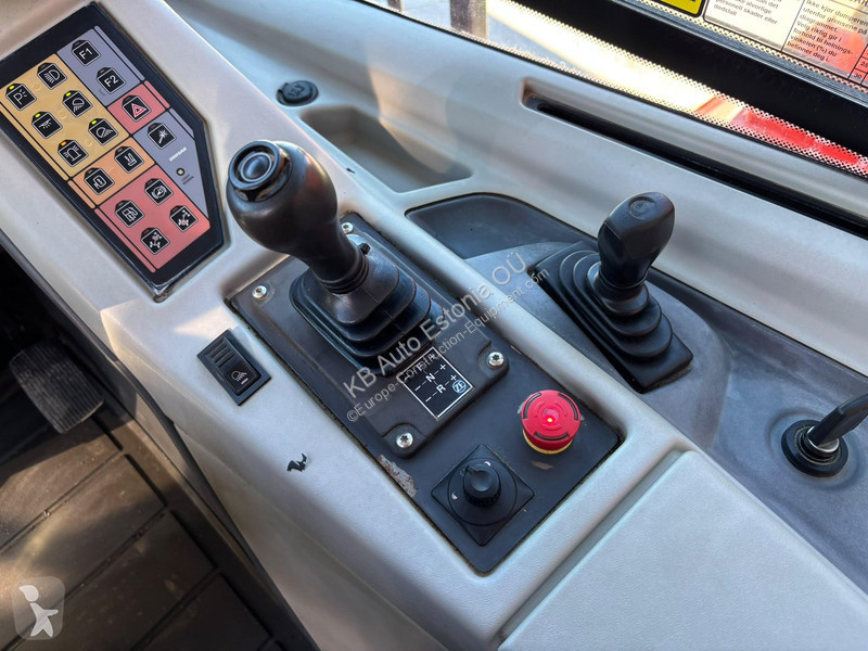 عربة قلابة Doosan 6x6