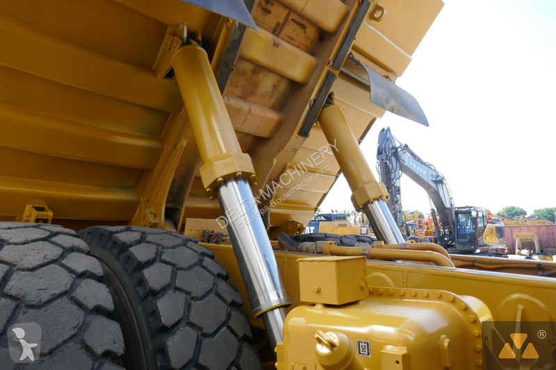 Dumper Caterpillar