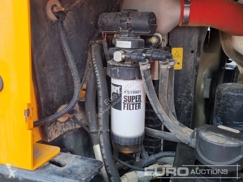 Sklápěčka JCB 6TFT