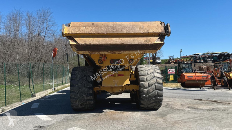عربة قلابة Bell B30E 6x6