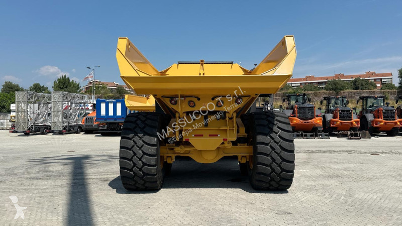 عربة قلابة Bell B50E 6x6