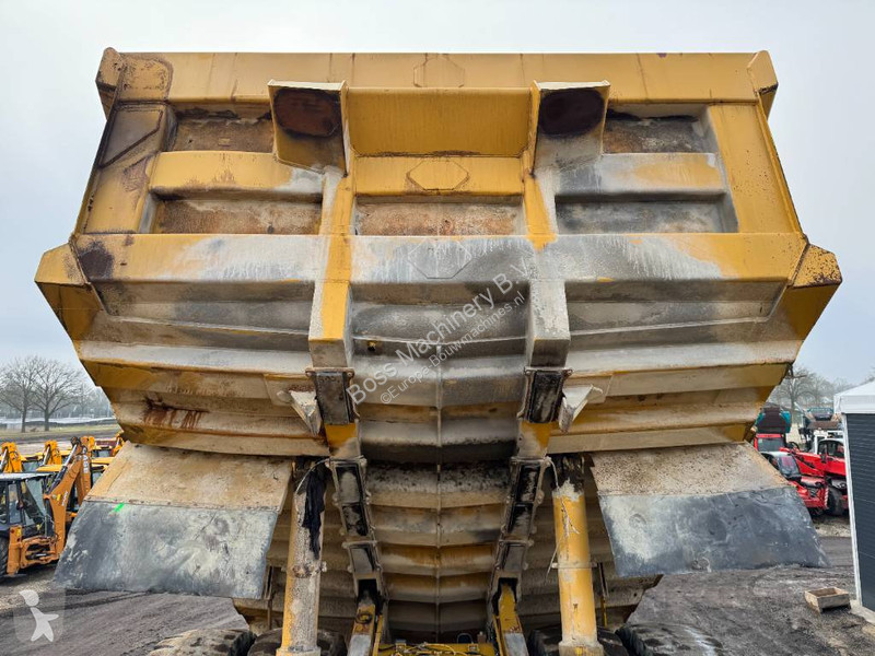 Sklápač Komatsu 3 - Backup Camera / Airco