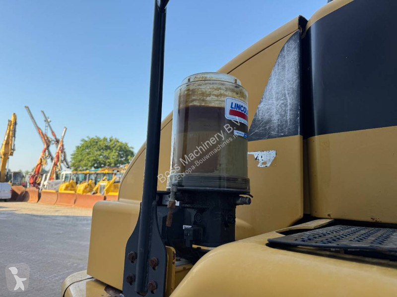 Sklápač Caterpillar - Dutch Machine / Body Heating