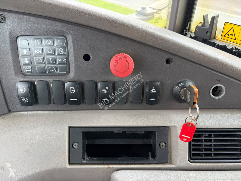 عربة قلابة Volvo G