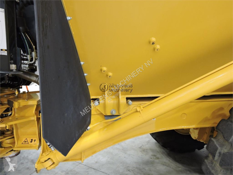 عربة قلابة Bell B30E
