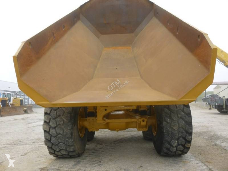 Tombereau Caterpillar 740B