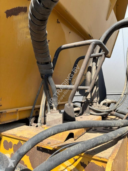 Dumper Caterpillar
