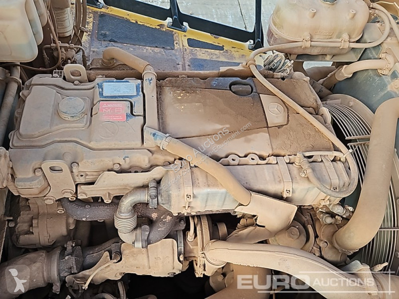 عربة قلابة Bell B25E
