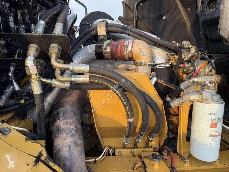 Карьерный самосвал Caterpillar 730