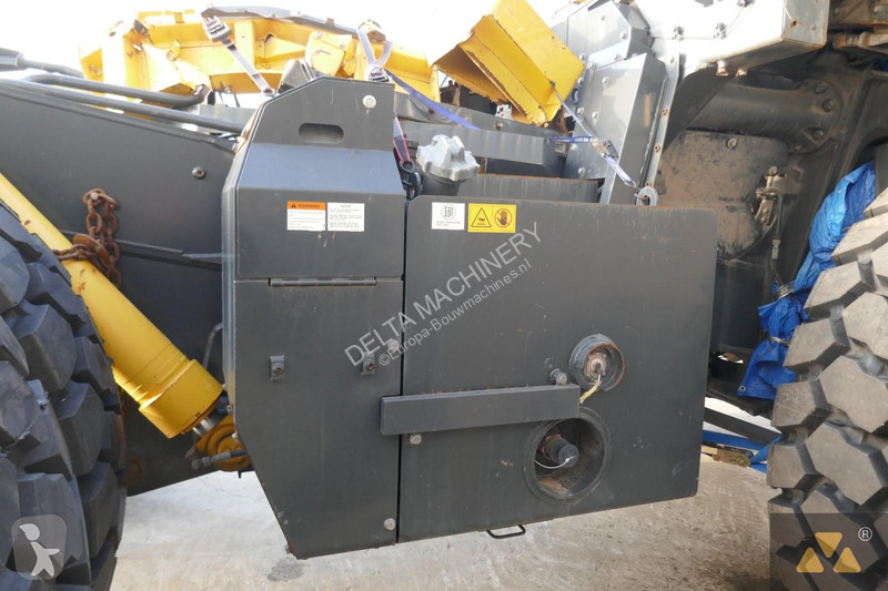 Sklápač Komatsu HD405-8