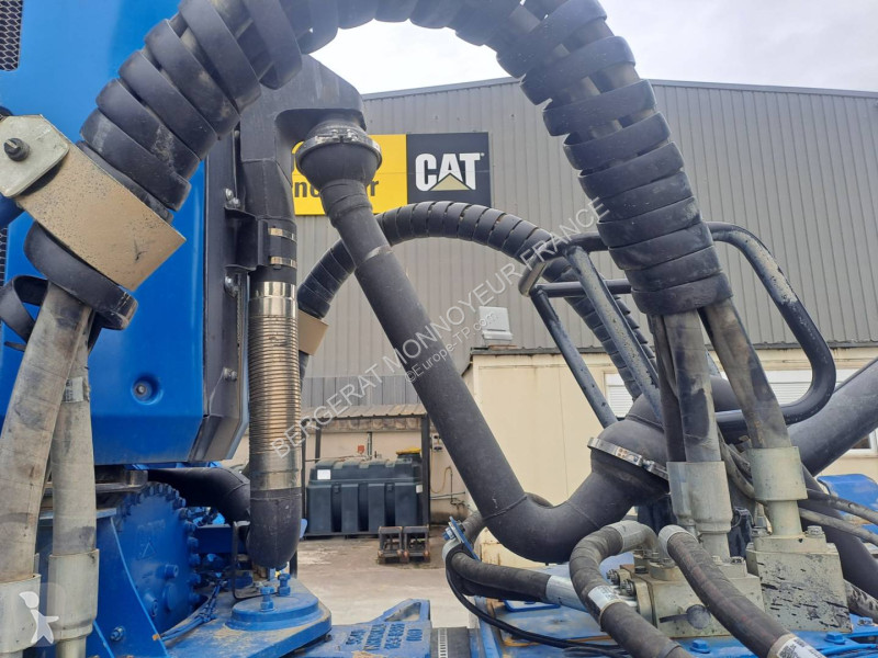 Sklápač Caterpillar 745