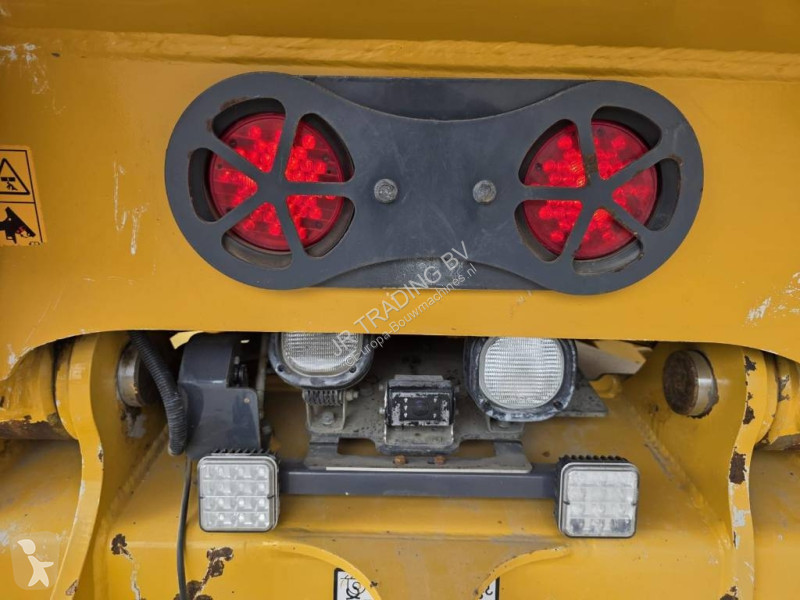 Sklápač Bell B 25 E