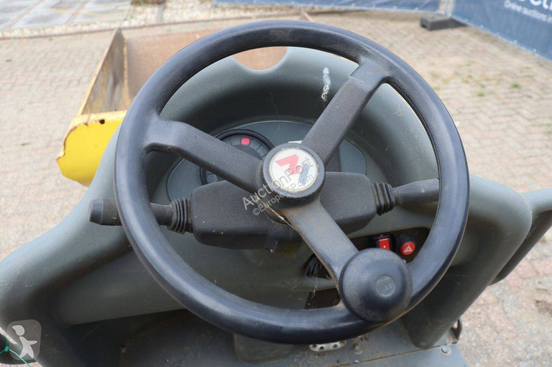 Sklápač Neuson 1001