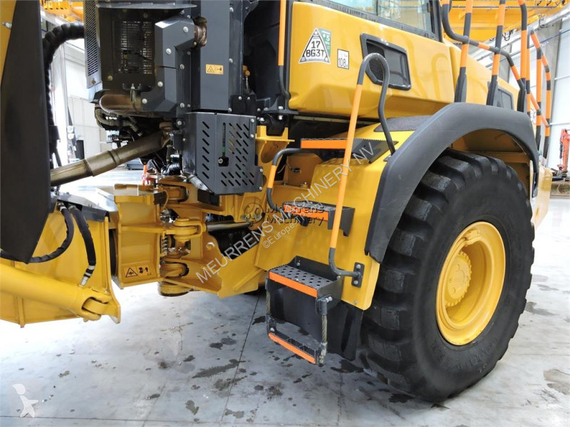 عربة قلابة Bell B30E