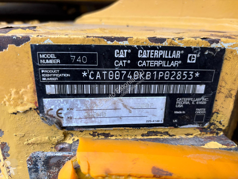 Карьерный самосвал Caterpillar 6x6 AC