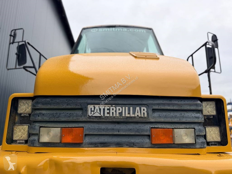 Sklápač Caterpillar