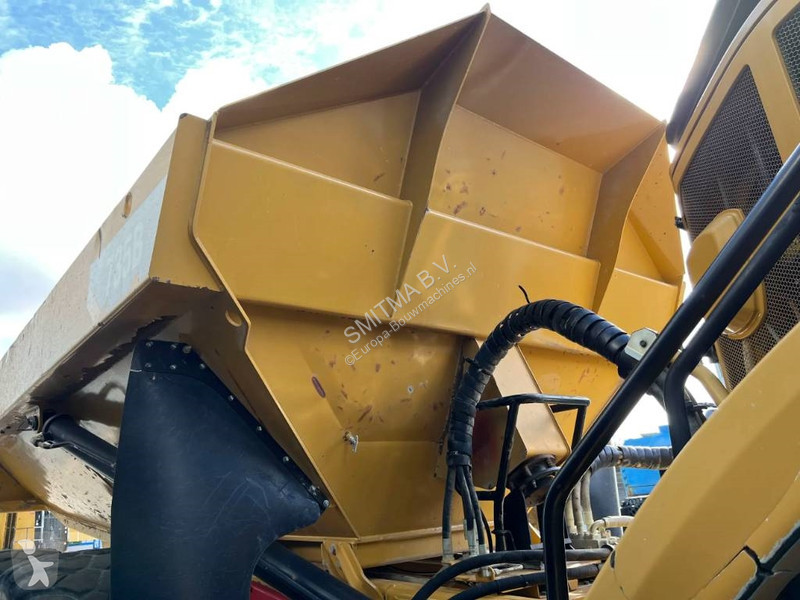 Sklápač Caterpillar 735 |