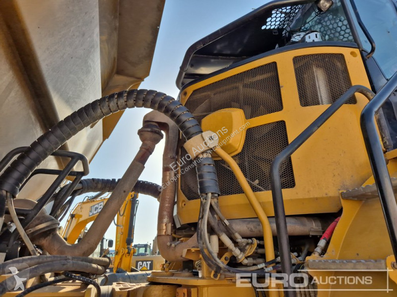 Basculantă Caterpillar 745