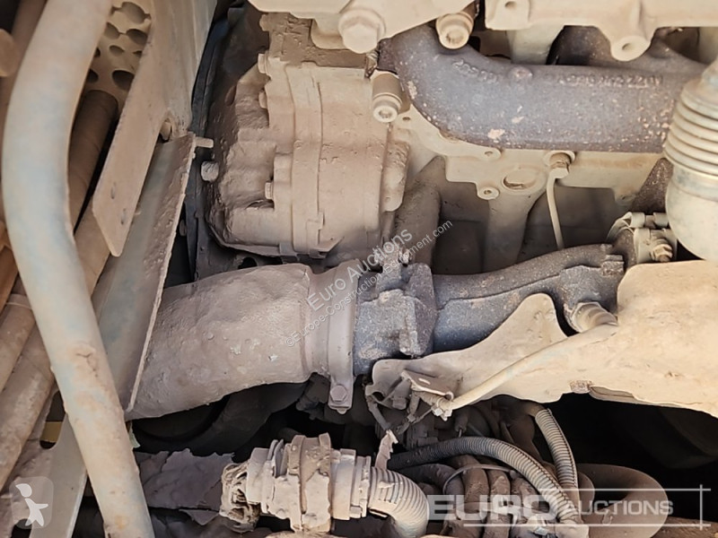 عربة قلابة Bell B25E