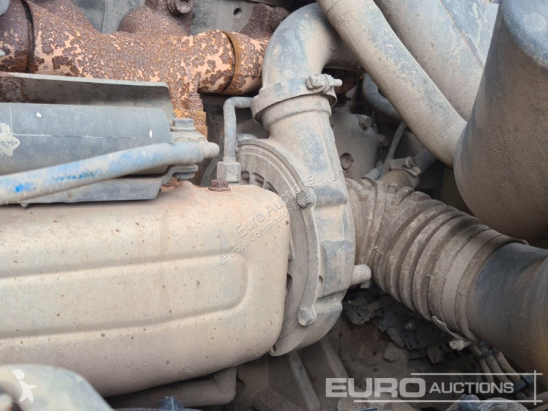 عربة قلابة Bell B30E