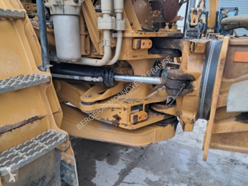 Sklápač Caterpillar 745