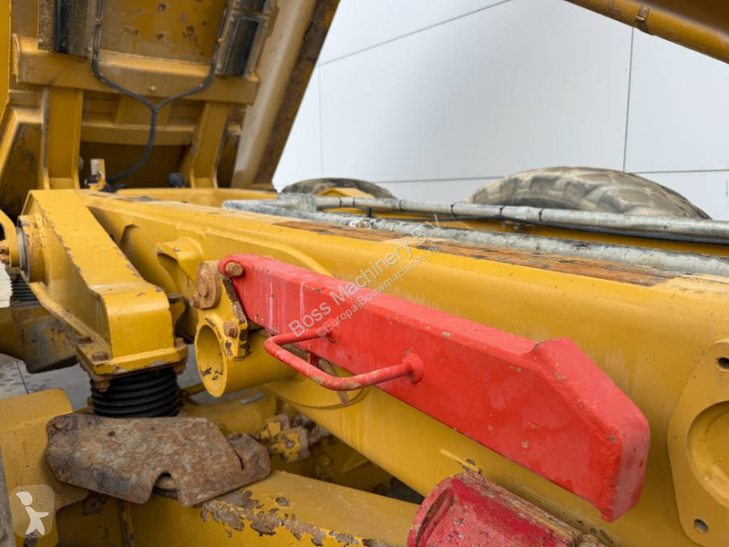 Sklápač Caterpillar - Automatic Greasing / Camera