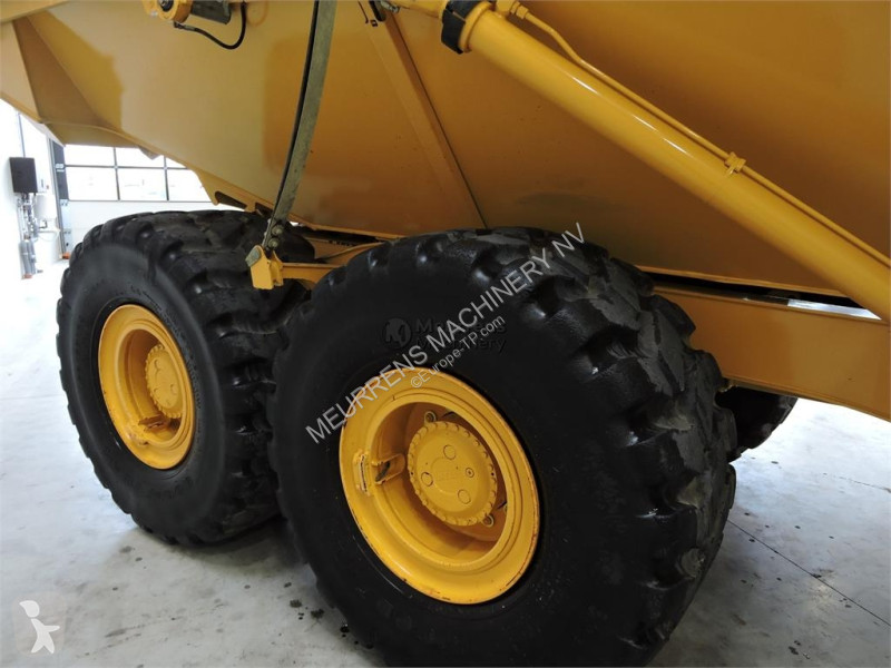 عربة قلابة Bell B30E