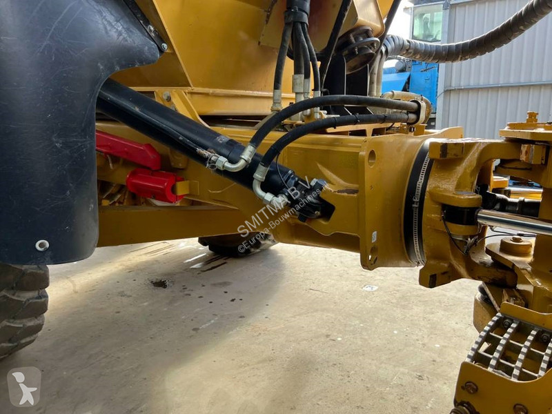 Sklápač Caterpillar 735 |