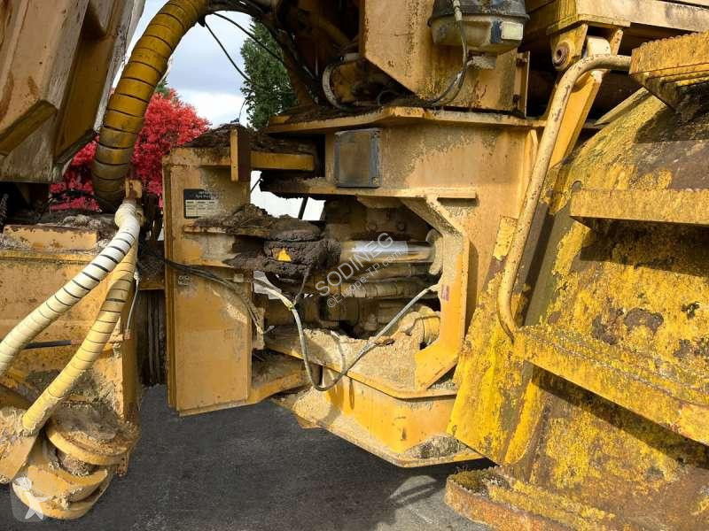 عربة قلابة Bell M 6X6