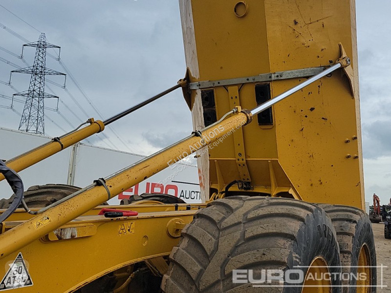 Sklápěčka Bell B20E