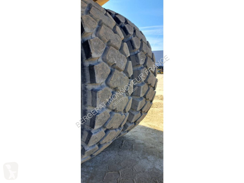Карьерный самосвал Caterpillar