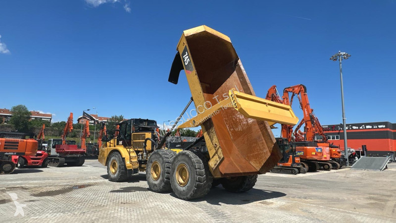 Sklápač Caterpillar 6X6