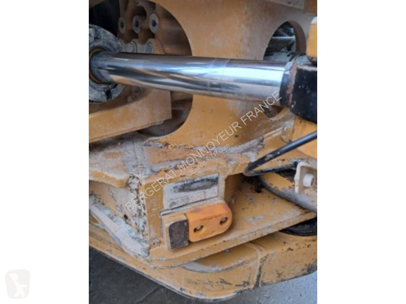 Sklápač Caterpillar 745
