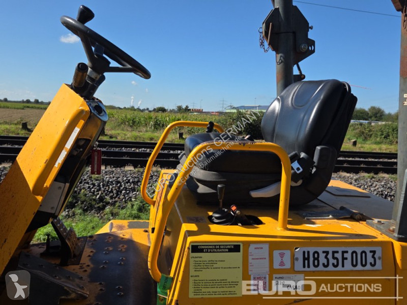 عربة قلابة Thwaites MACH474
