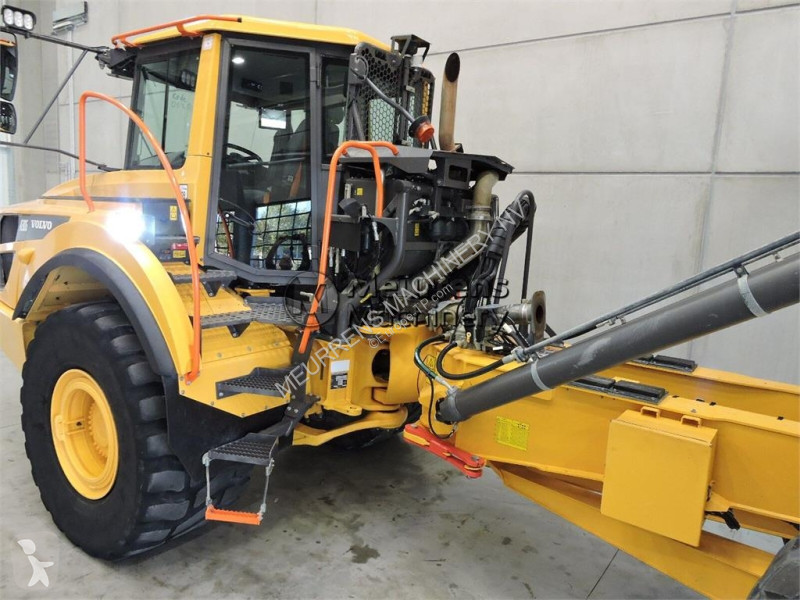 عربة قلابة Volvo G