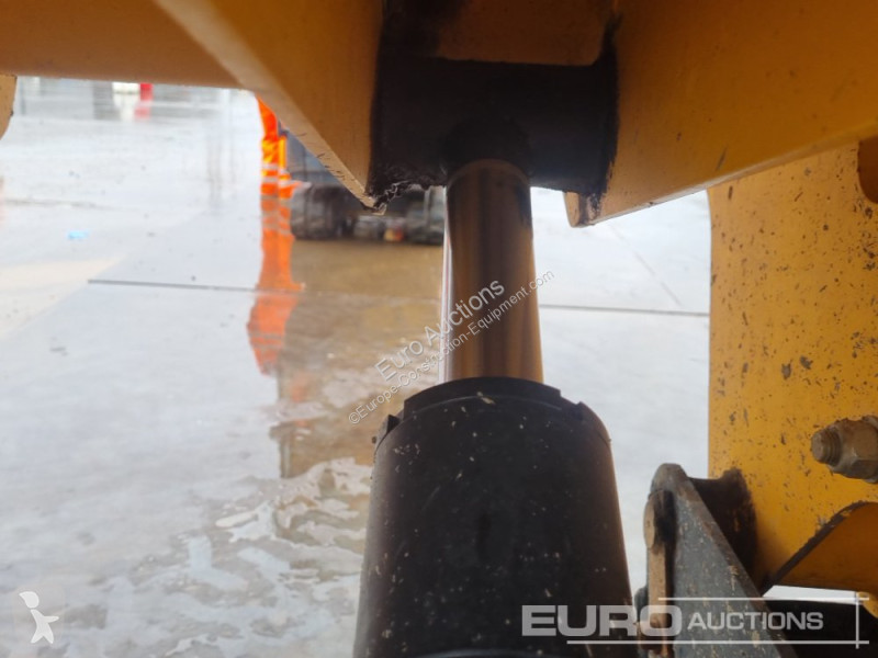 Sklápěčka JCB 6TFT