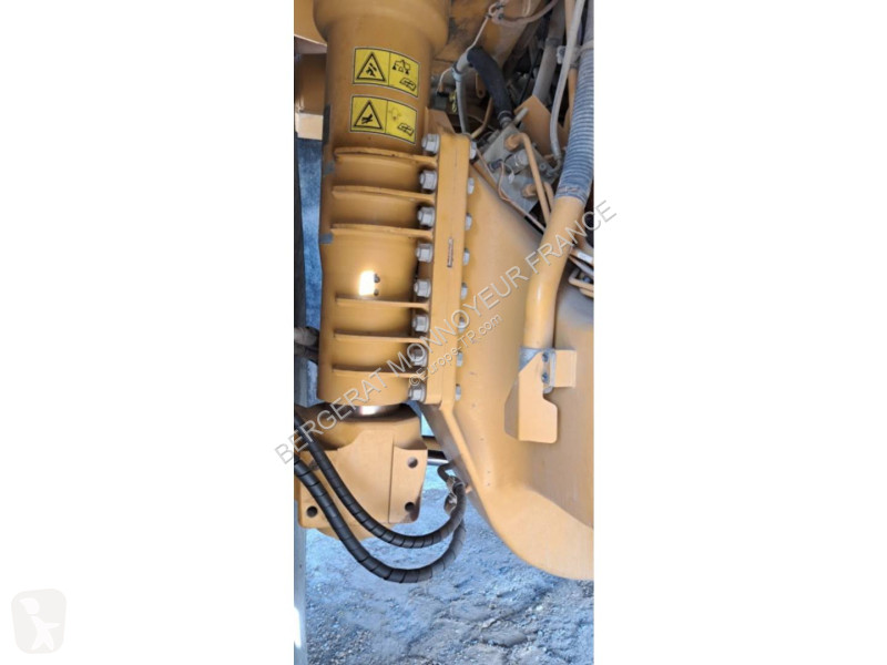 Карьерный самосвал Caterpillar
