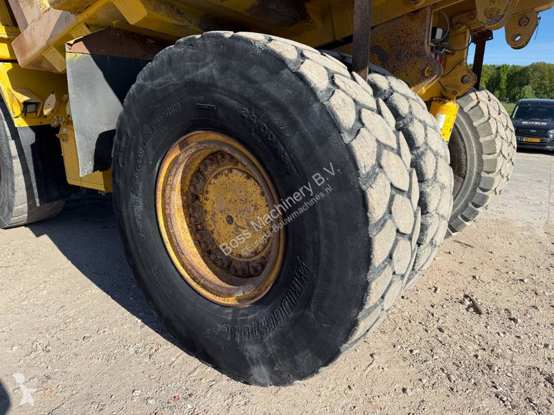Sklápač Komatsu HD605-5 - Automatic Greasing /...
