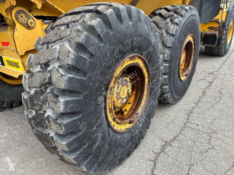 عربة قلابة Bell B 30 E (New Tires)