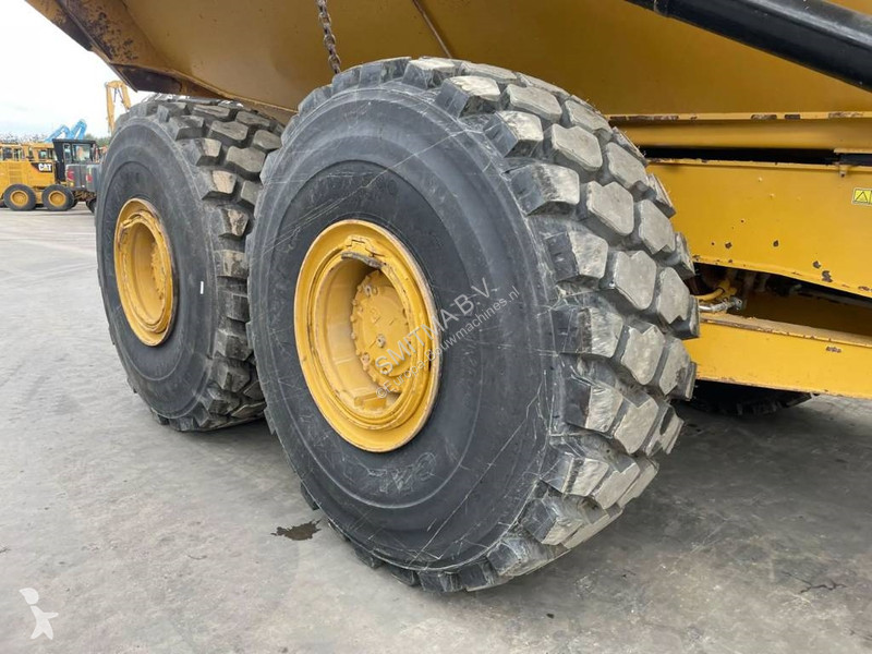 Sklápač Caterpillar 745 04A - New Tires
