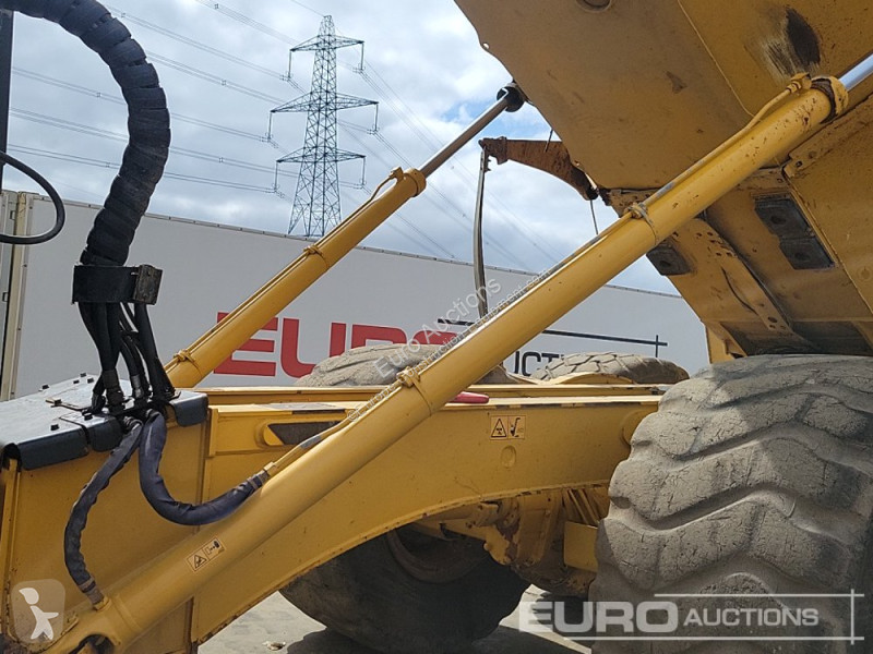 Basculantă Bell B30E
