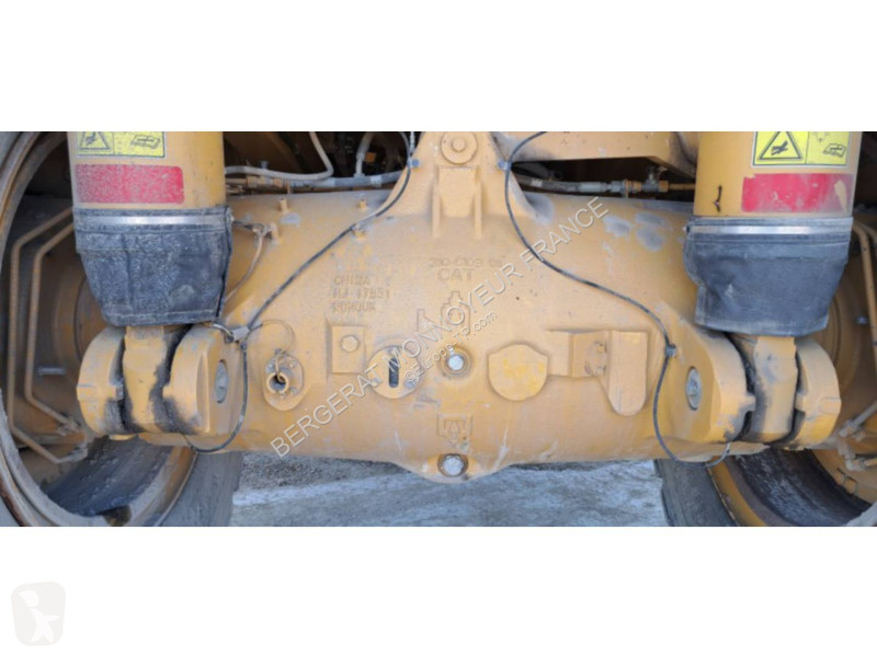 Карьерный самосвал Caterpillar