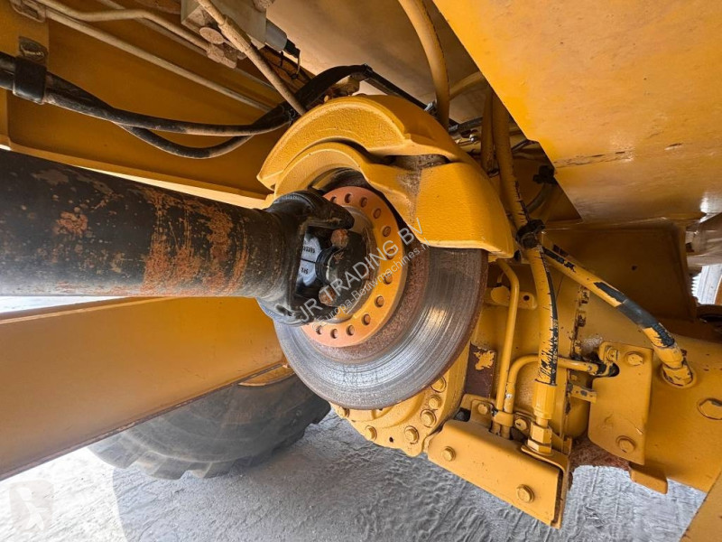 Tombereau Caterpillar 730