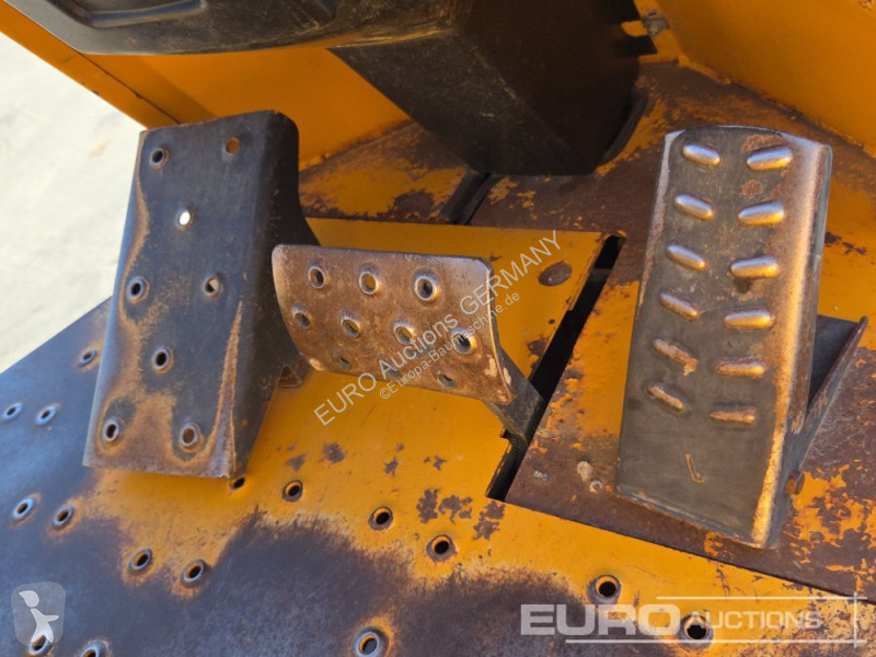 عربة قلابة Thwaites MACH474
