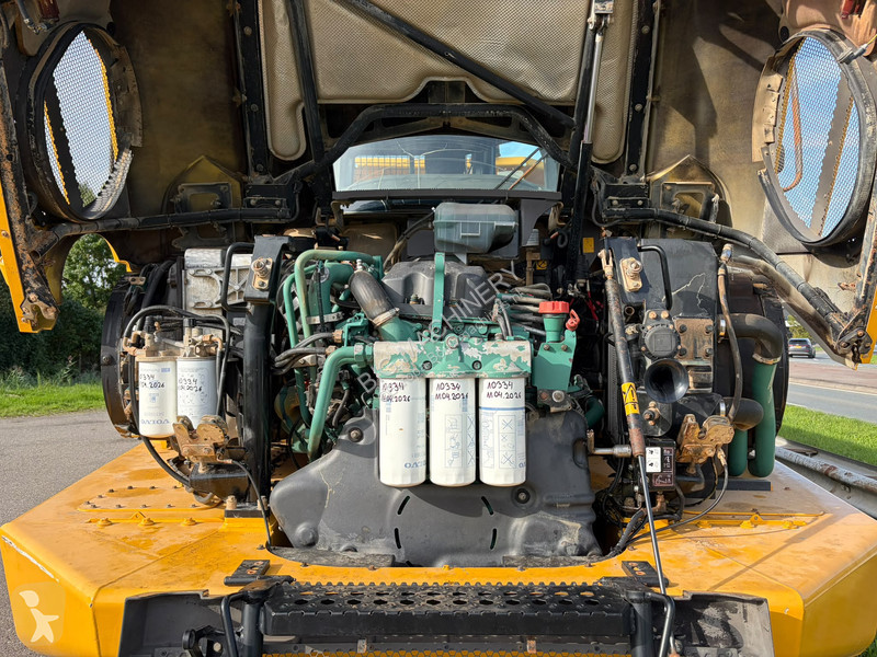 عربة قلابة Volvo
