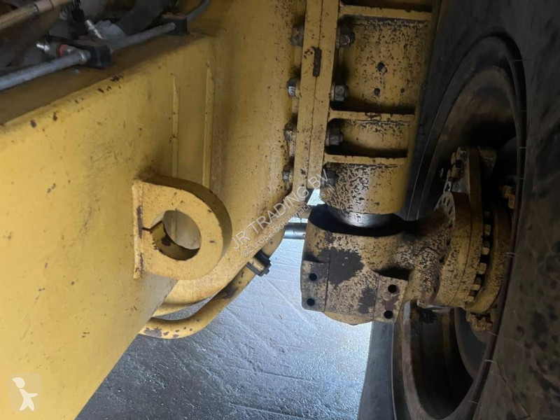 عربة قلابة Caterpillar