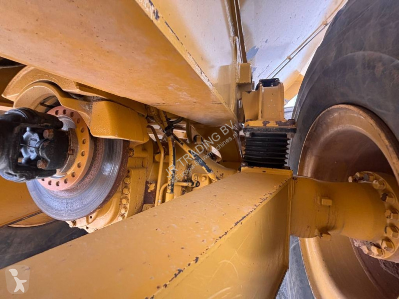 Tombereau Caterpillar 730
