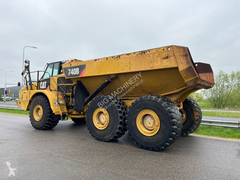 Dumper Caterpillar