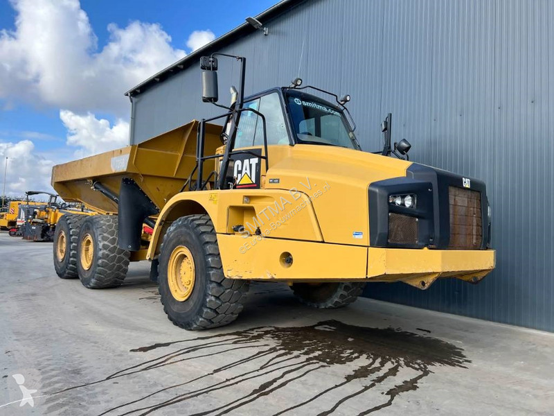 Sklápač Caterpillar 735 |