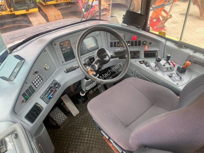 Sklápěčka Volvo 6x6 dumper articulated hauler NVT
